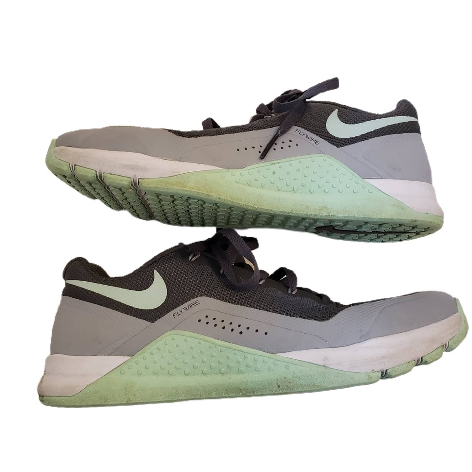 Nike Flywire Sneakers Gray Green Athletic Sneakers 7.5